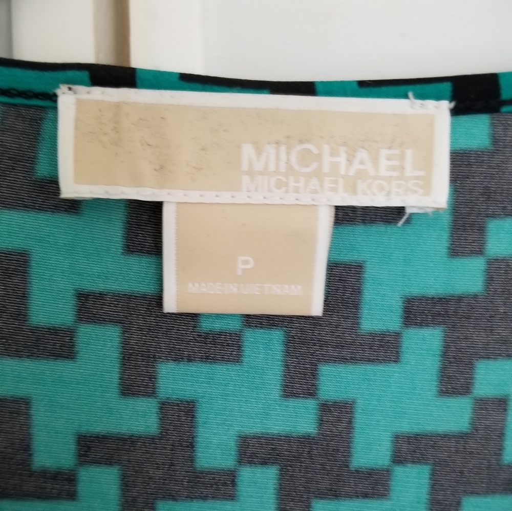 Michael Kors Tops with abstract pinwheel pattern - Picture 4 of 6